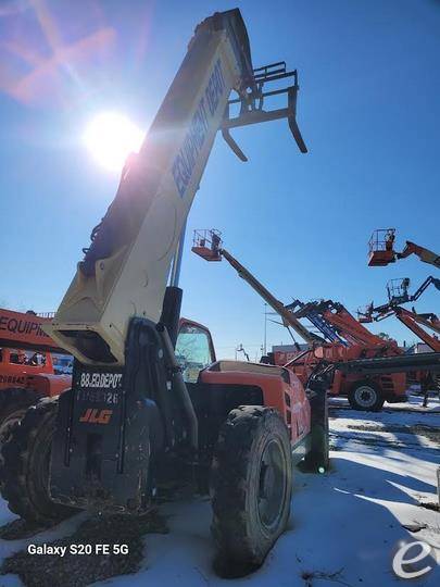 2018 JLG 1055