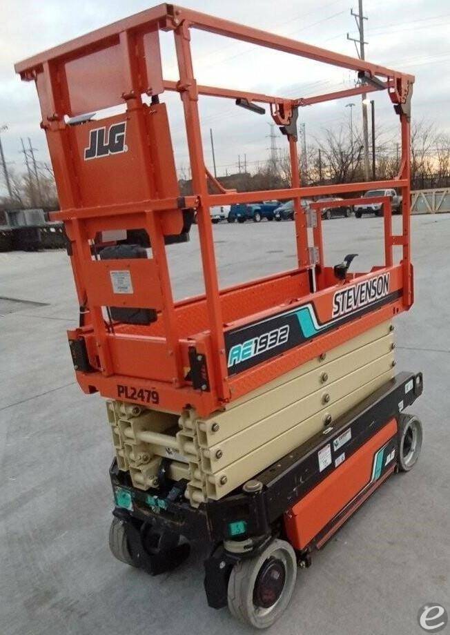 2022 JLG AE1932