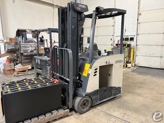 2020 Crown RC5535-35 Electric Stand Up End Control (Docker)       Forklift