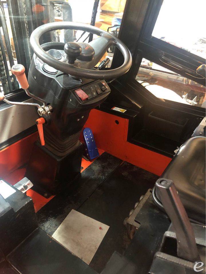 2018 Viper Lift Trucks RT8000
