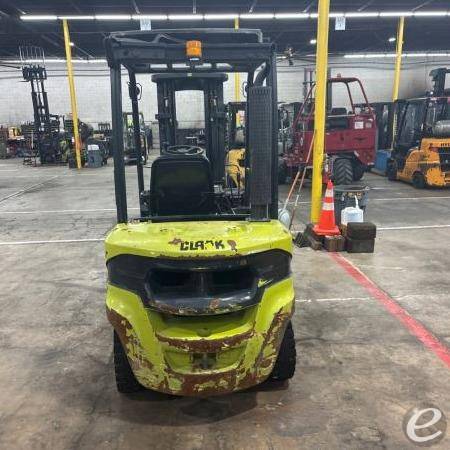 2019 Clark S25D
