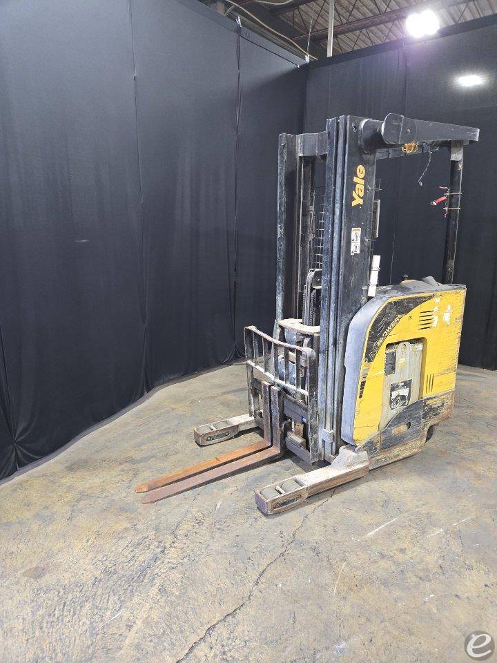 2019 Yale NR045EB
