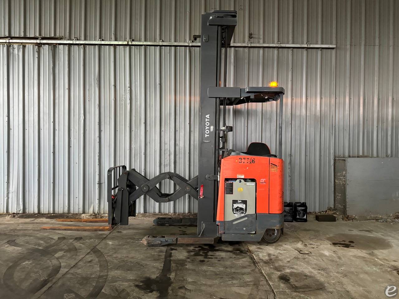 2017 Toyota 9BDRU15 Electric Reach Truck - 123Forklift