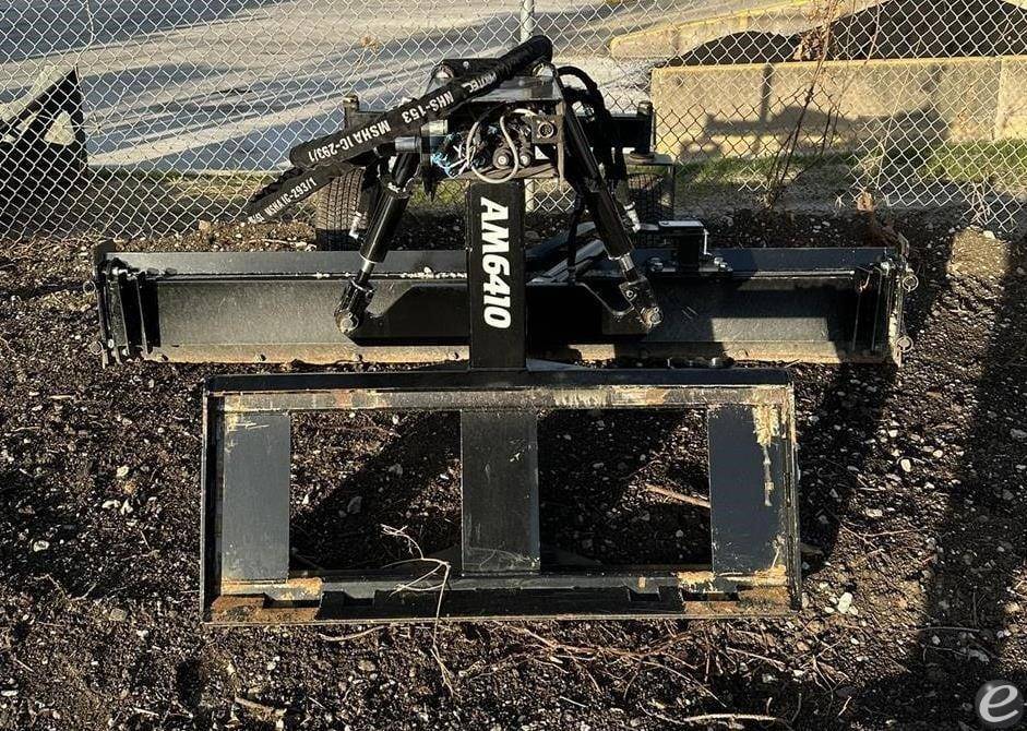 2023 Manitou 8' GRADER BLADE W/END PLATES