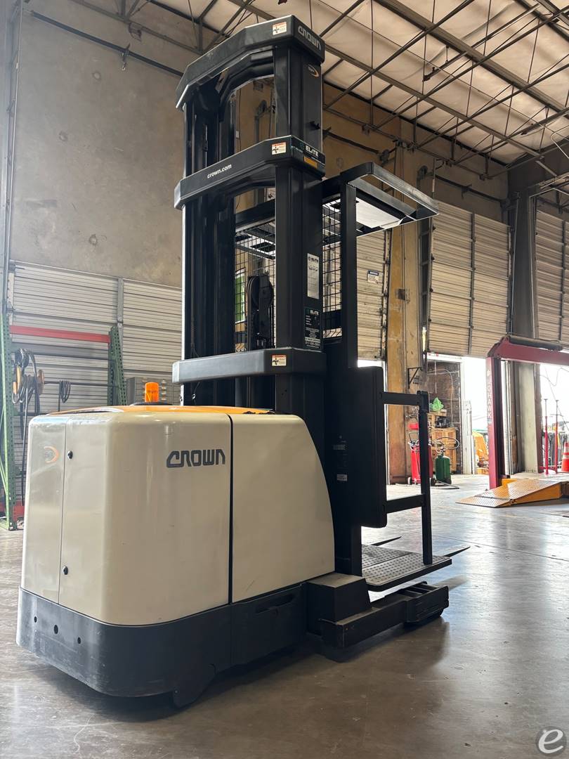 2017 Crown SP4050-30