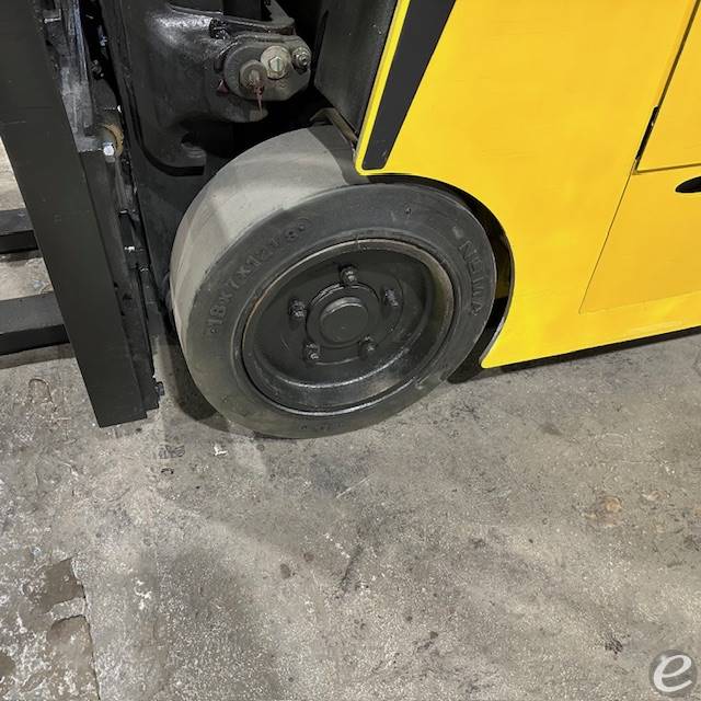 2019 Yale ESC40AD