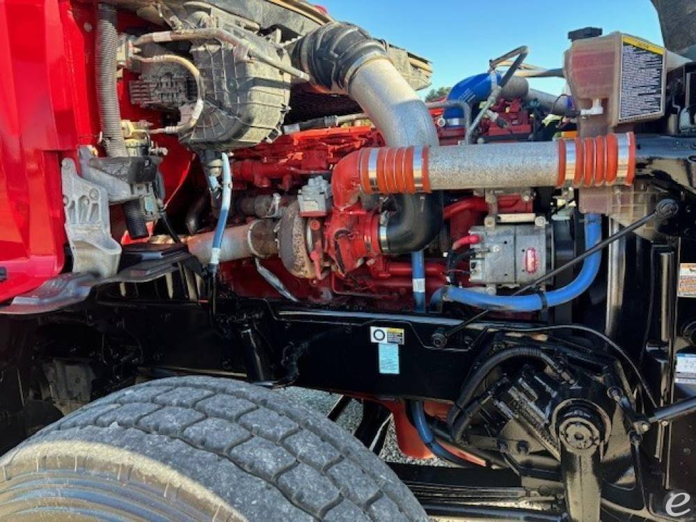 2022 Kenworth T880