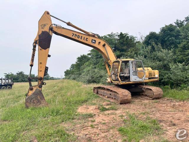1994 John Deere 790E LC