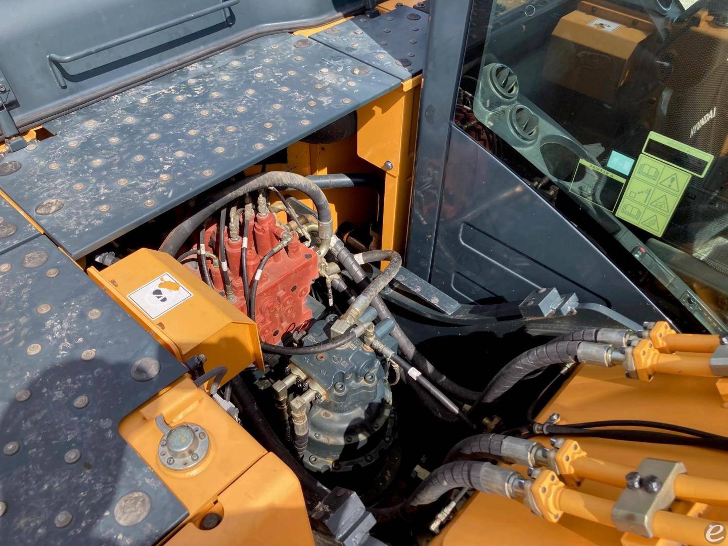 2018 Hyundai HX220 LR