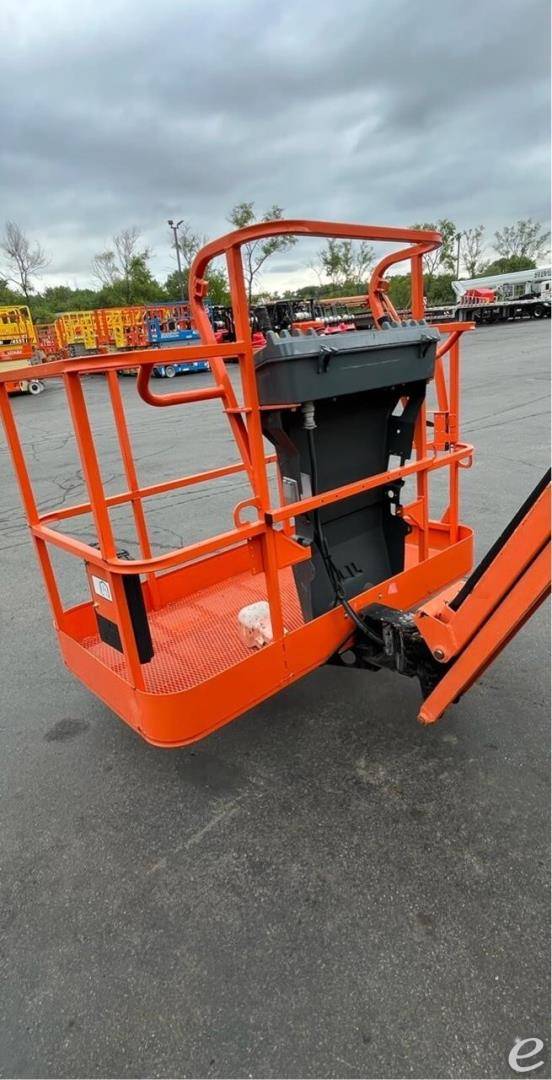 2015 JLG E450AJ