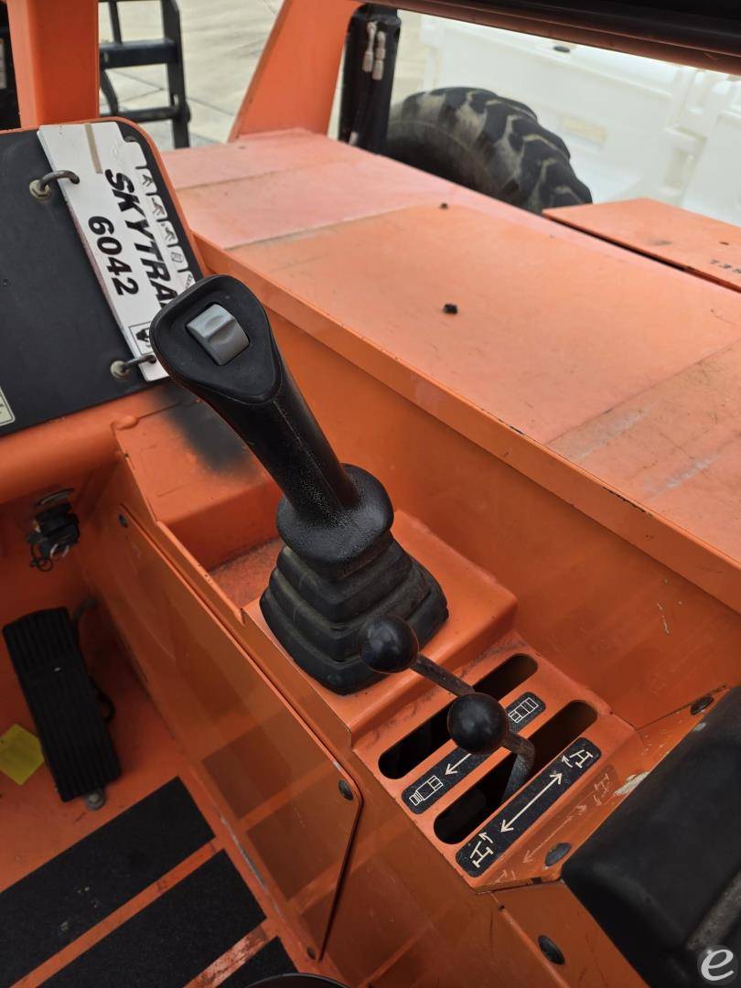 2019 Skytrak 6042