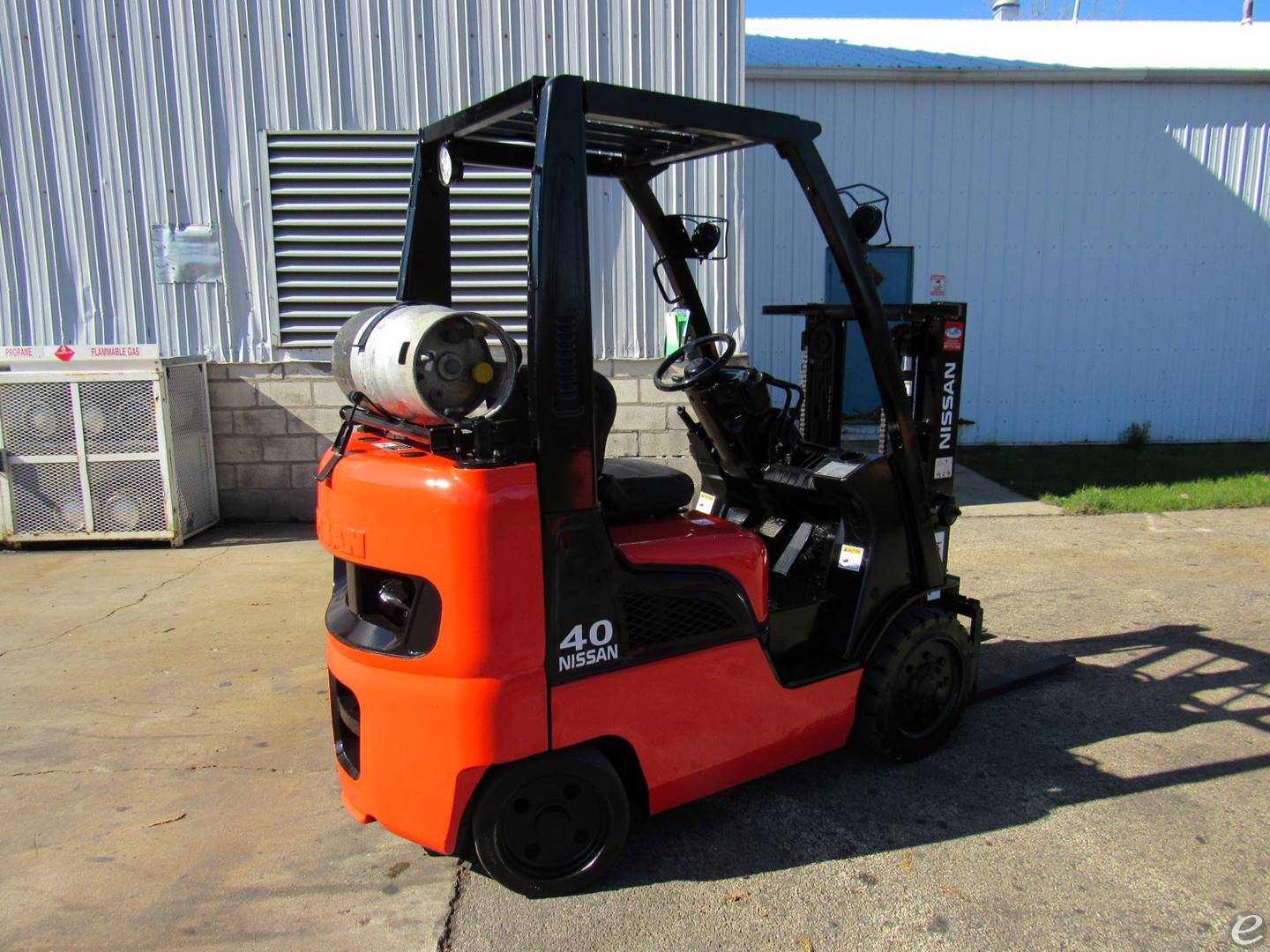 2011 Nissan CF40LP