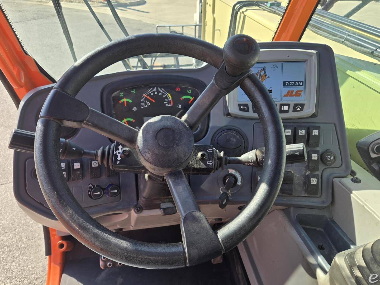 2020 JLG 1732