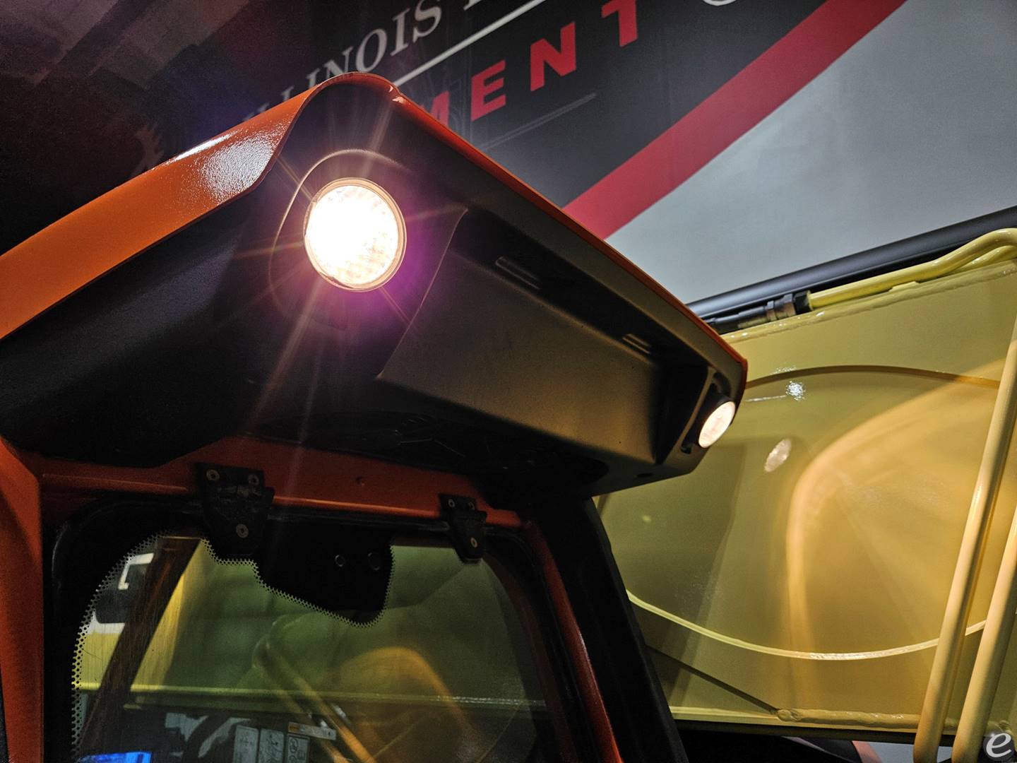 2017 JLG 1255