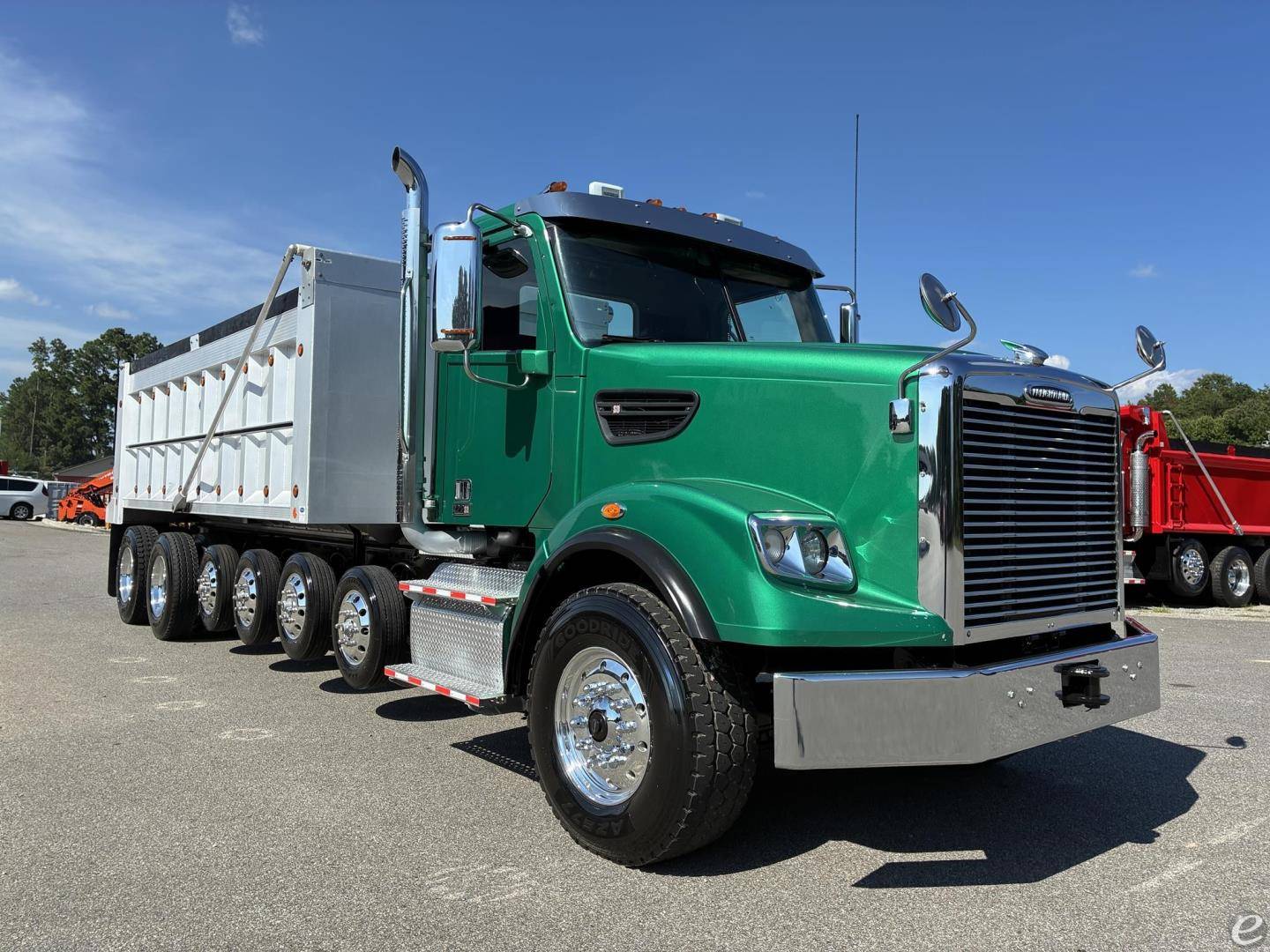 2023 Freightliner 122SD