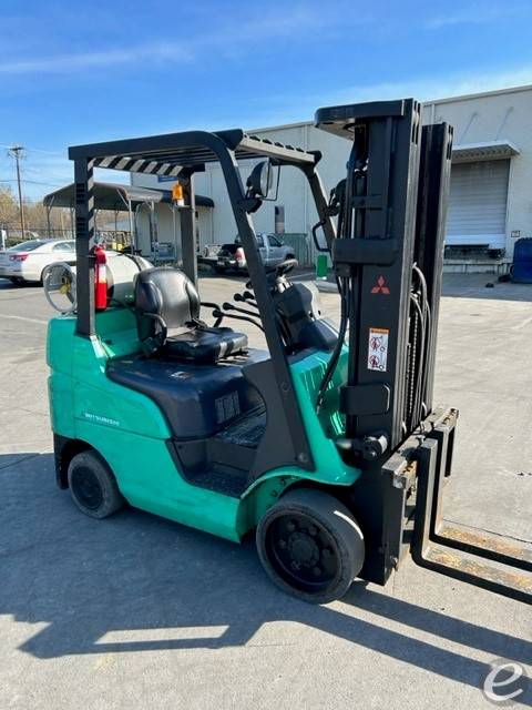 2017 Mitsubishi FGC25N