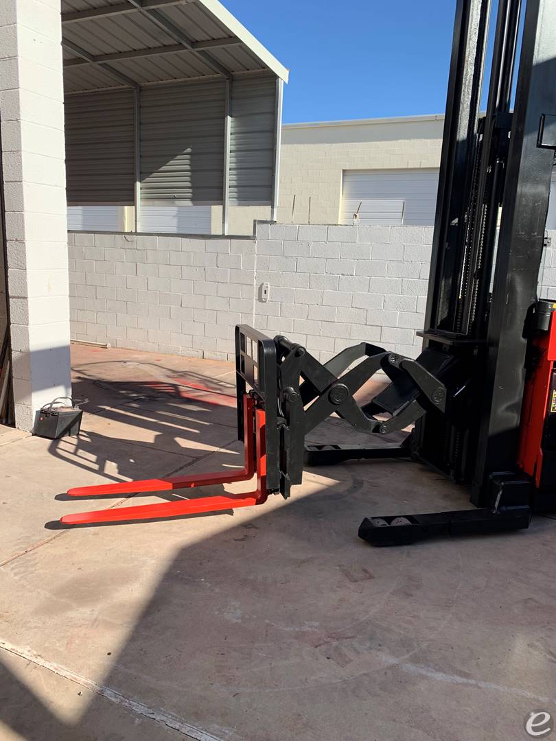 2006 Raymond EASI DR30TT Electric Reach Truck - 123Forklift