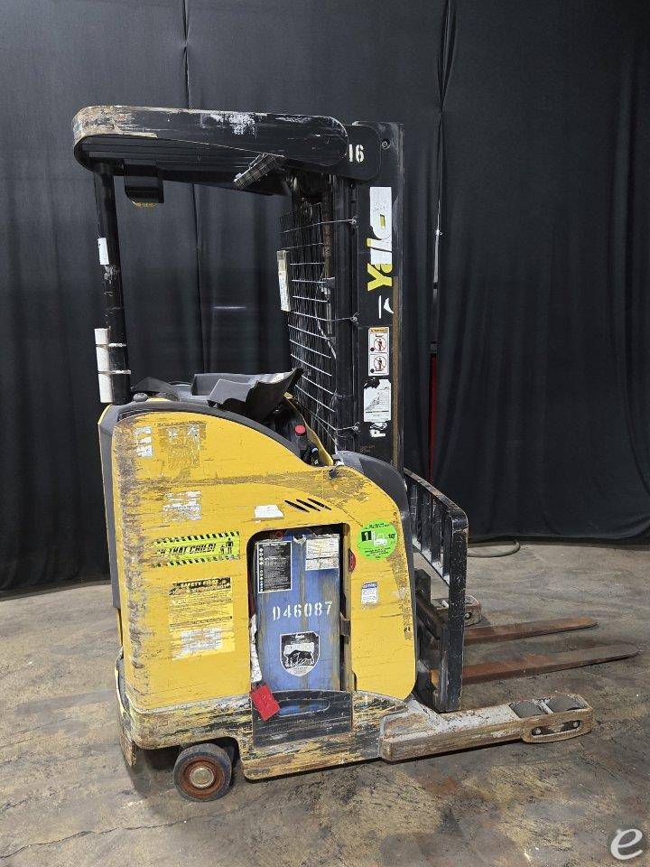 2016 Yale NR040DB