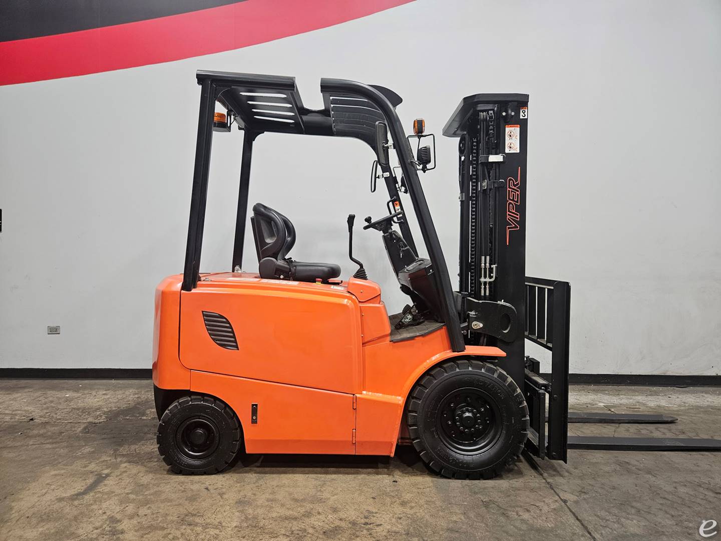 2023 Viper Lift Trucks FB25
