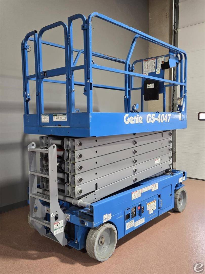 2018 Genie GS4047 Electric Scissor Lift - 123Forklift