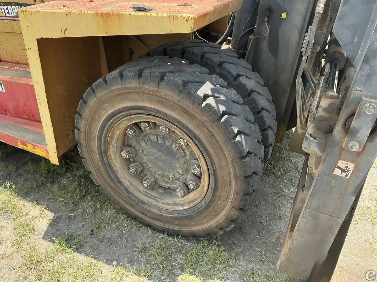 2006 Cat DP100
