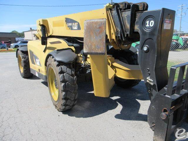2012 Cat TL1055