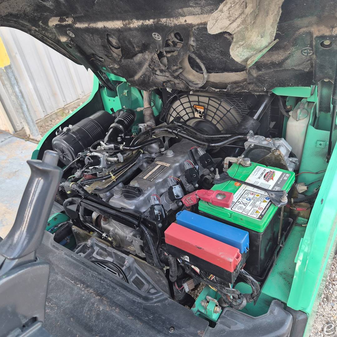2018 Mitsubishi FG30N
