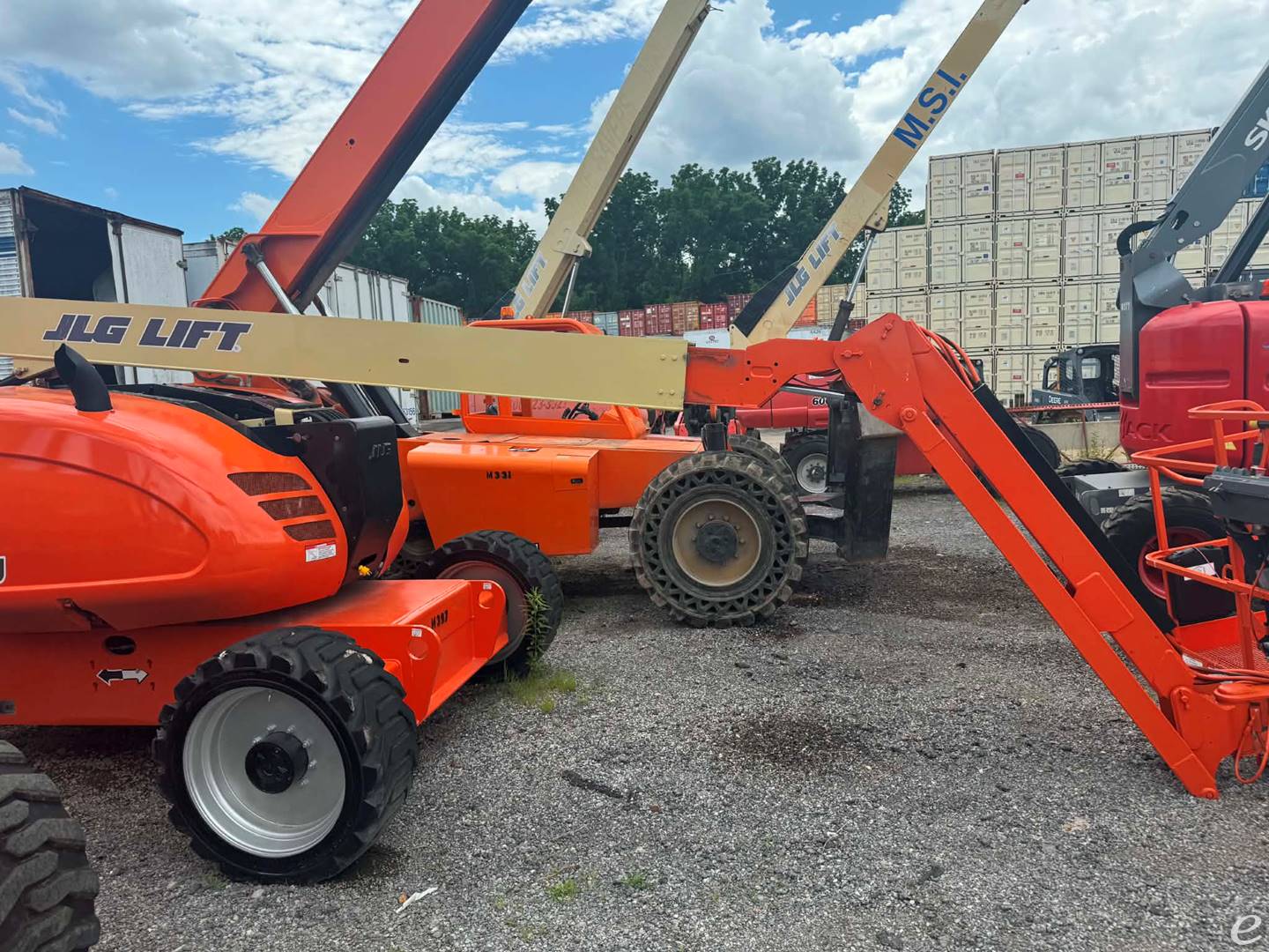 2017 JLG 600AJ