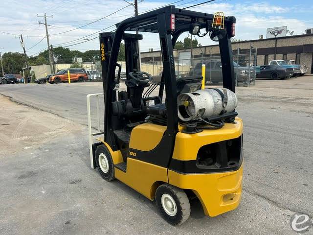 2017 Yale GLP030VXNRAE084