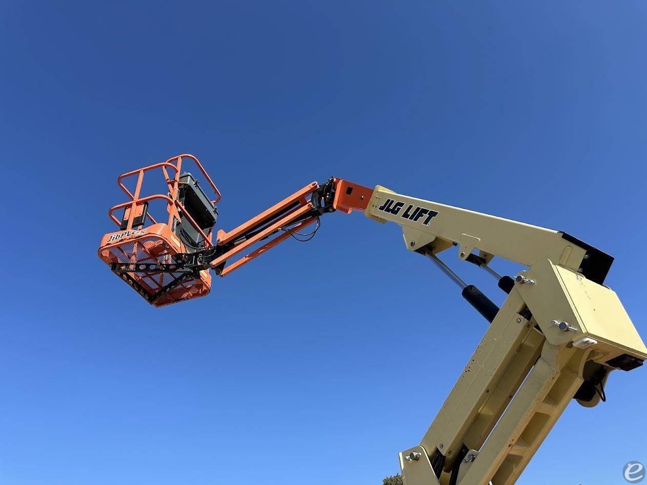 2018 JLG E300AJP