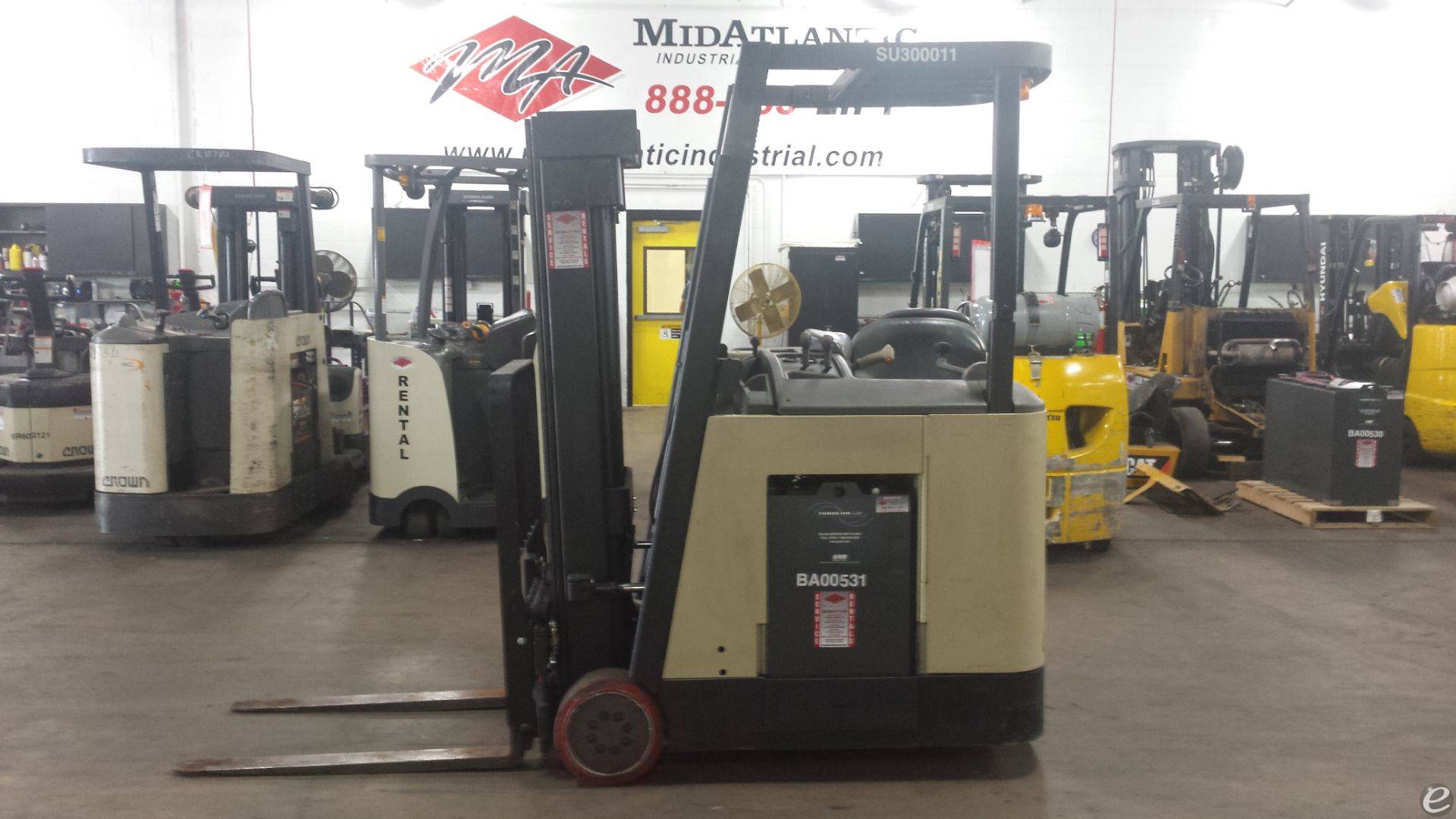 2005 Crown RC3020-35 Electric Forkl...