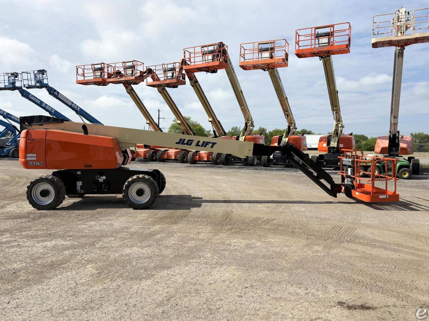 2016 JLG 660SJ