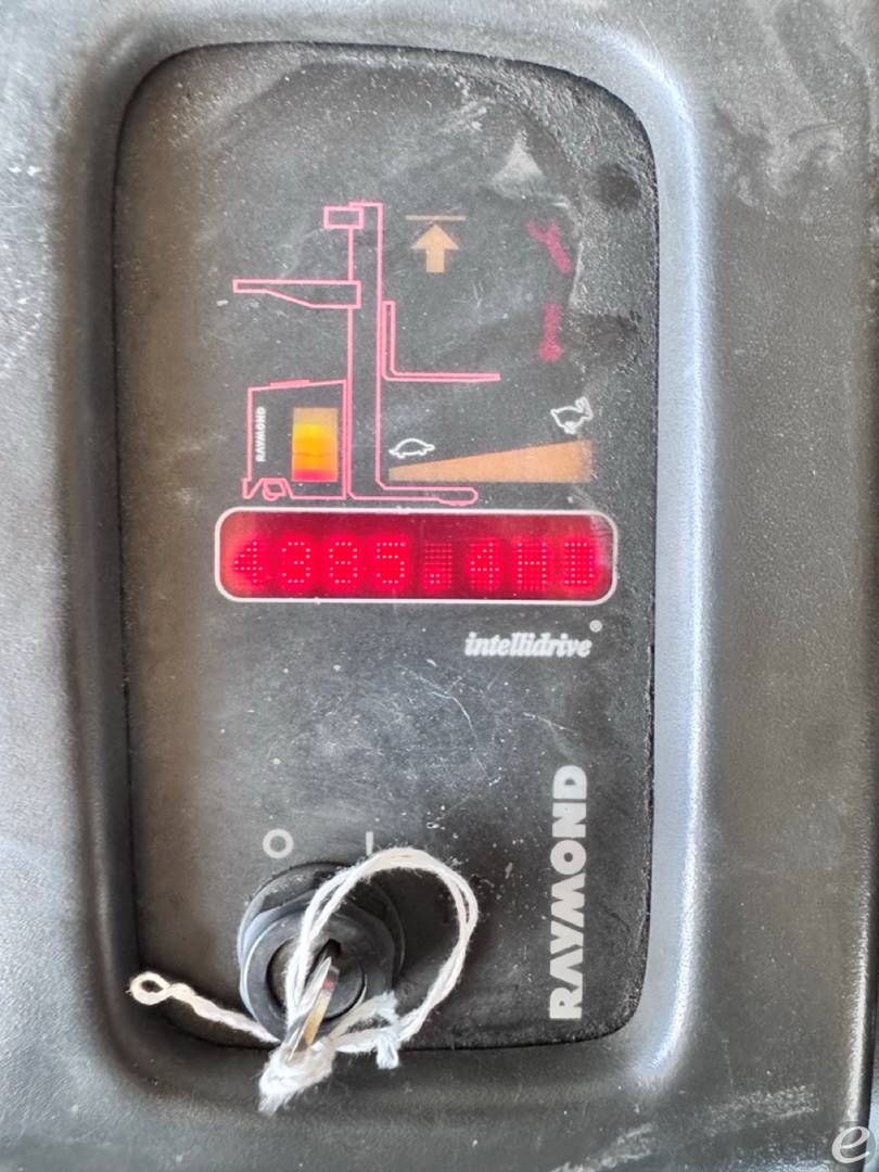 1998 Raymond EASI-R30TT Electric Reach Truck - 123Forklift