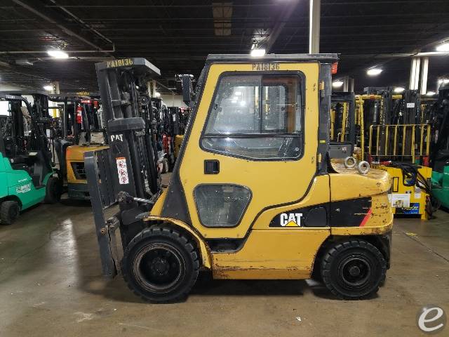 2011 Diesel Cat 2PD6000 Pneumatic Tire 4 Wheel Sit Down