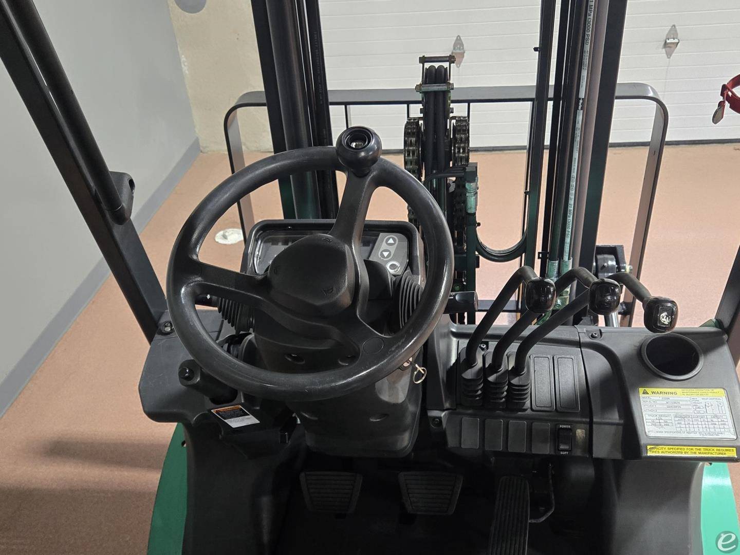 2020 Mitsubishi FG25N