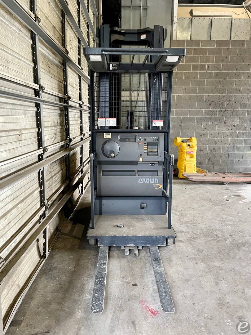 2003 Crown SP3210-30 Electric Order Picker - 123Forklift