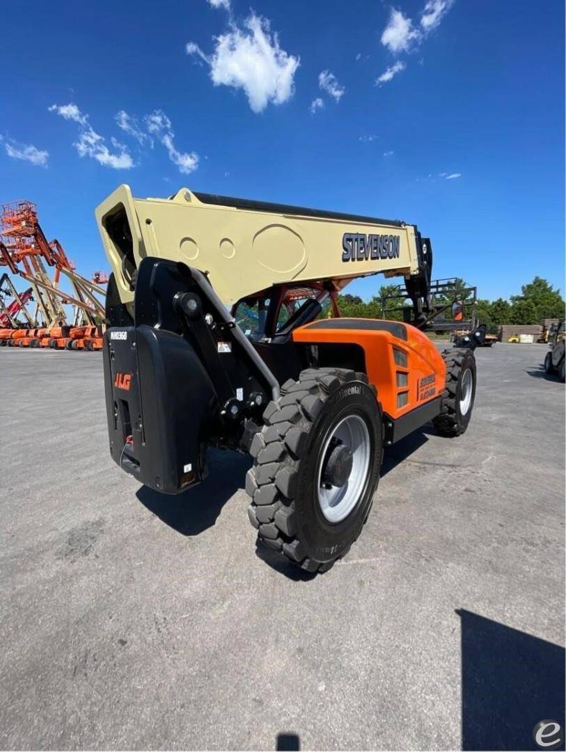 2022 JLG 1255