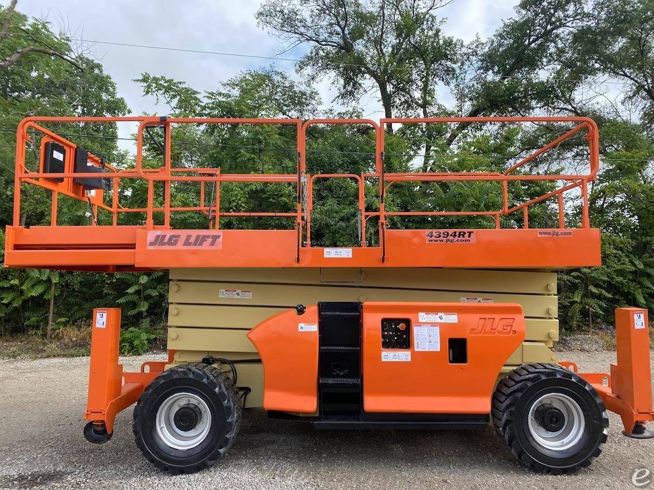 2015 JLG 4394RT Diesel Scissor Lift...