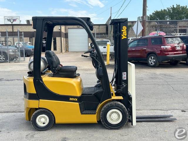 2017 Yale GLP030VXNRAE084
