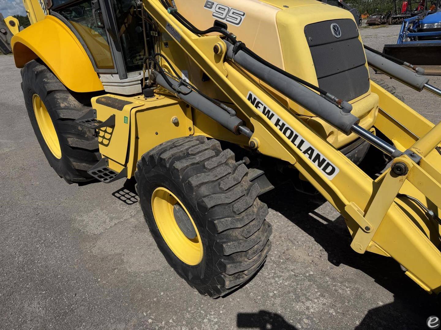 2006 New Holland B95
