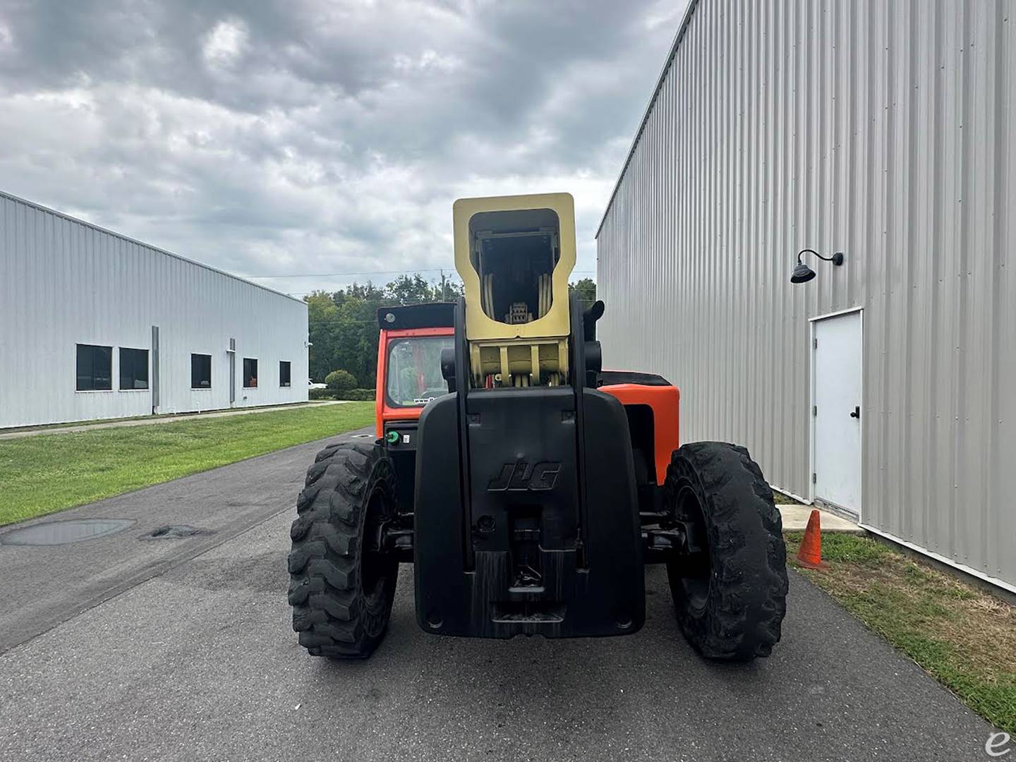 2016 JLG 1255