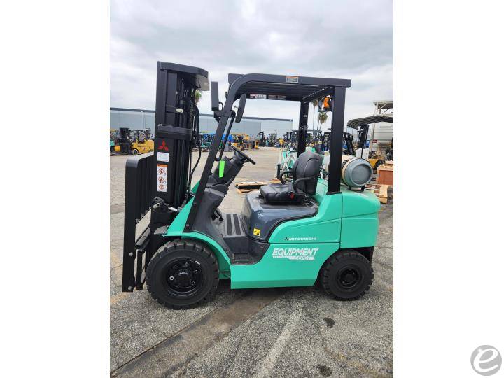 2017 Mitsubishi FG25