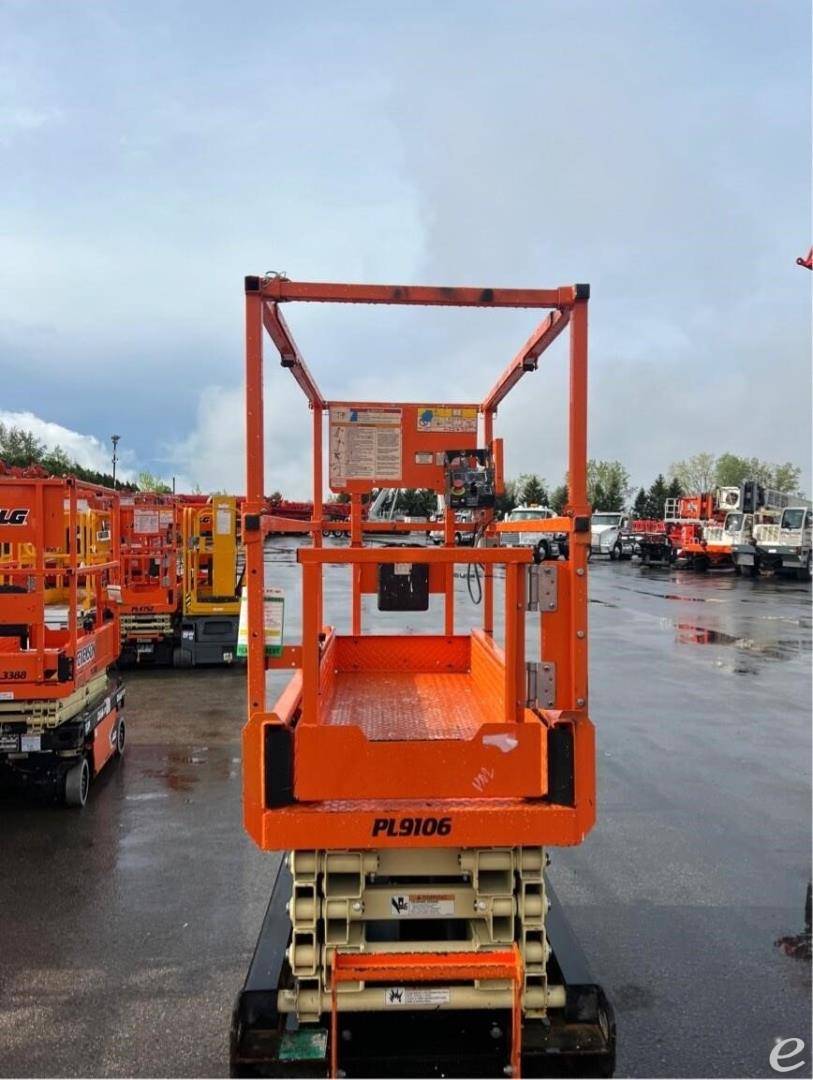2021 JLG R1932i