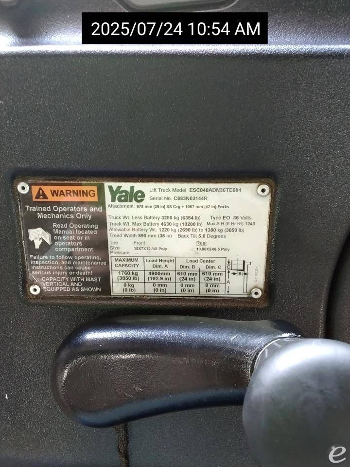 2017 Yale ESC040AD