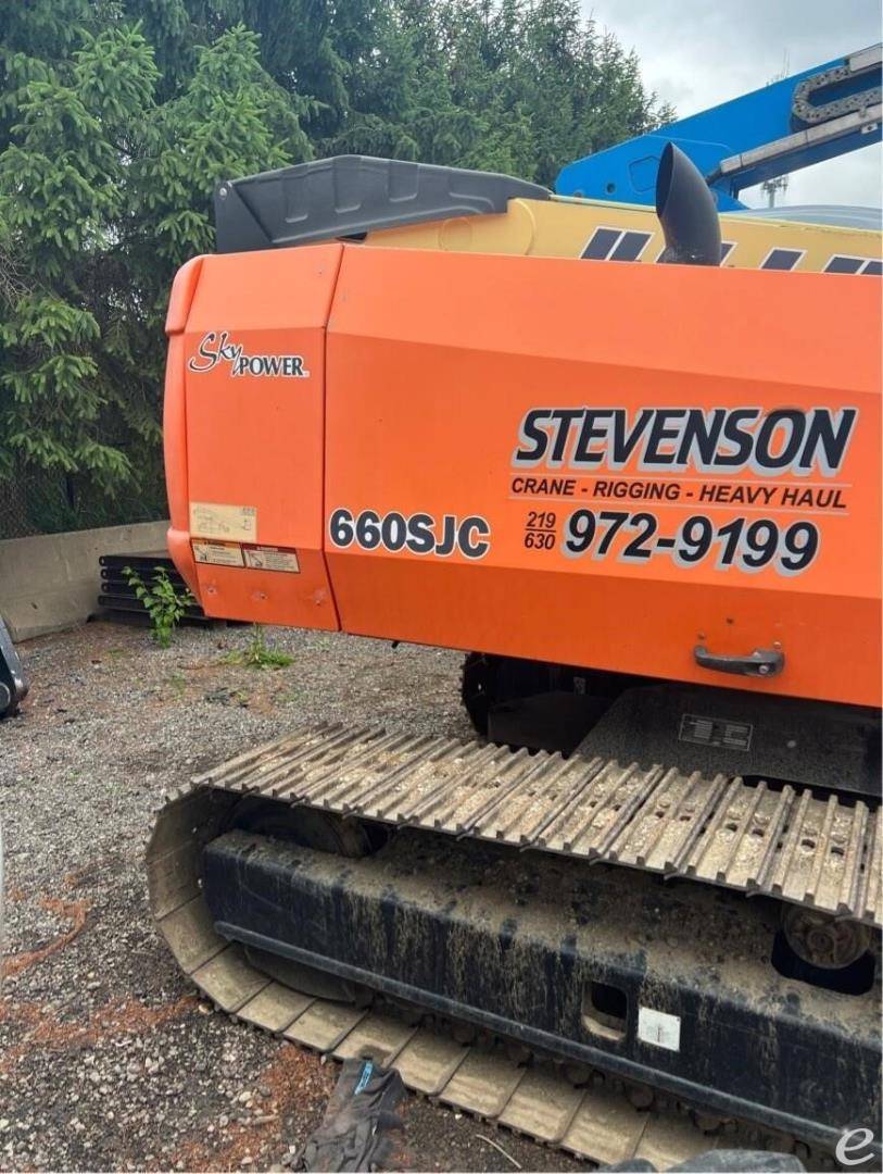 2017 JLG 660SJC