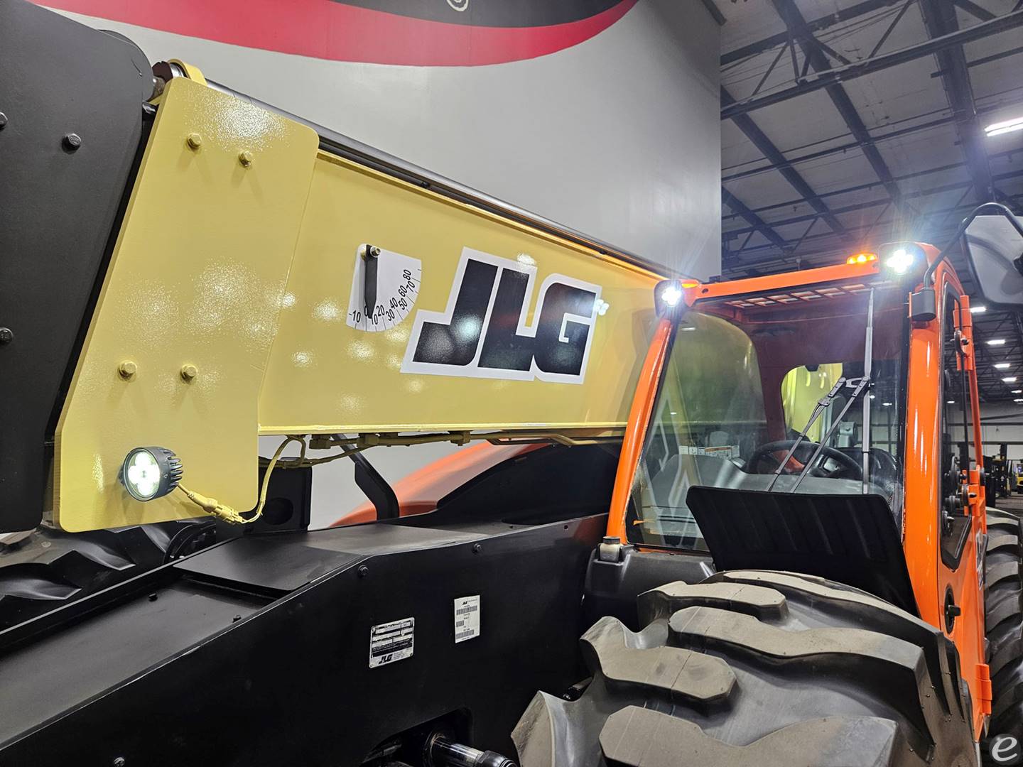 2021 JLG 1255