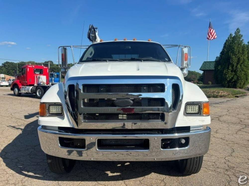 2015 Ford F750 XLT SD