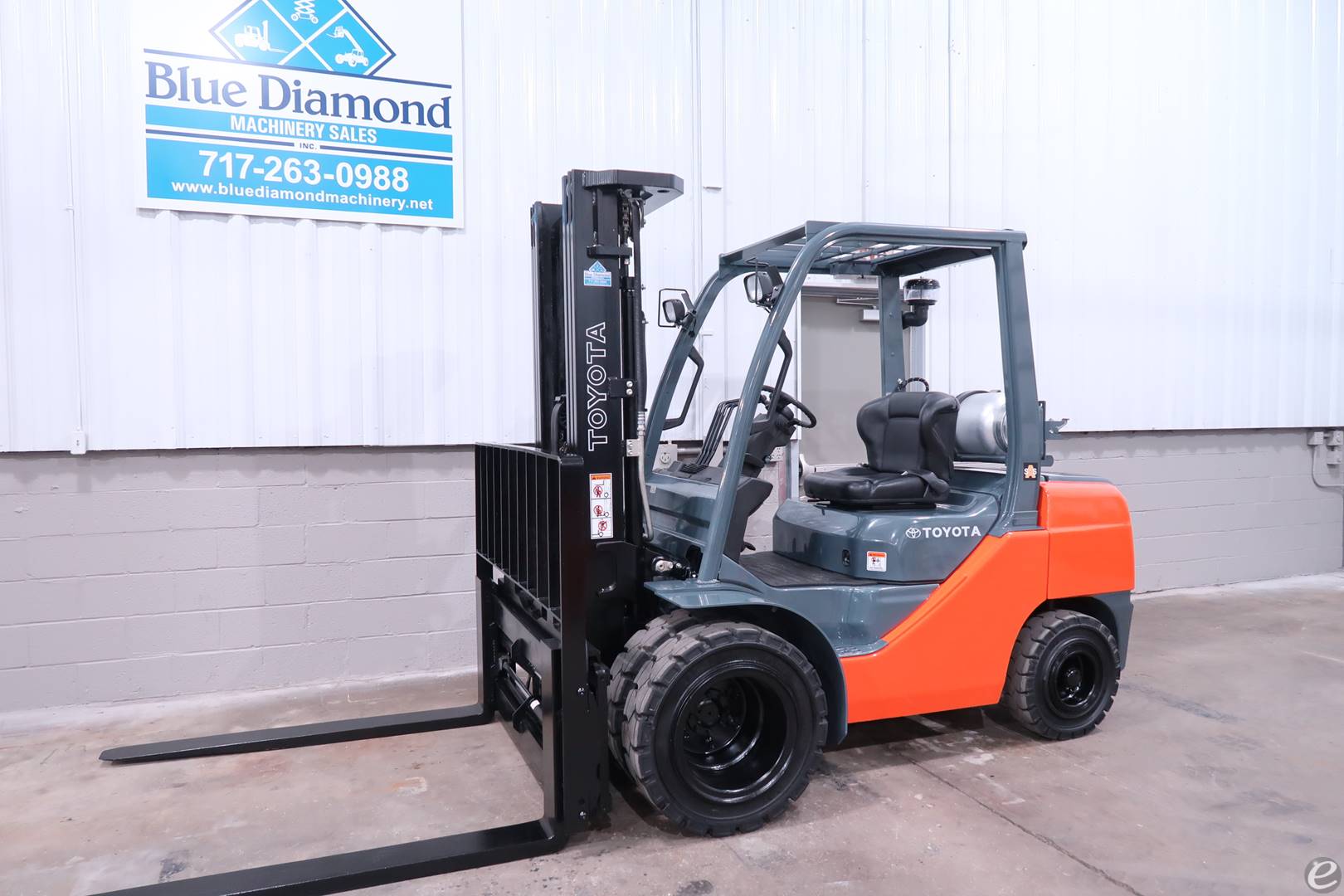 2016 Toyota 8FGU30 LP Gas Forklift