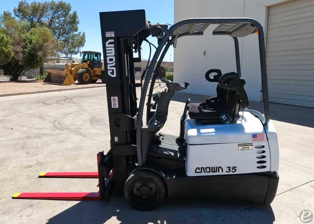 2003 Crown SC4020-35 Electric Forklift - 123Forklift