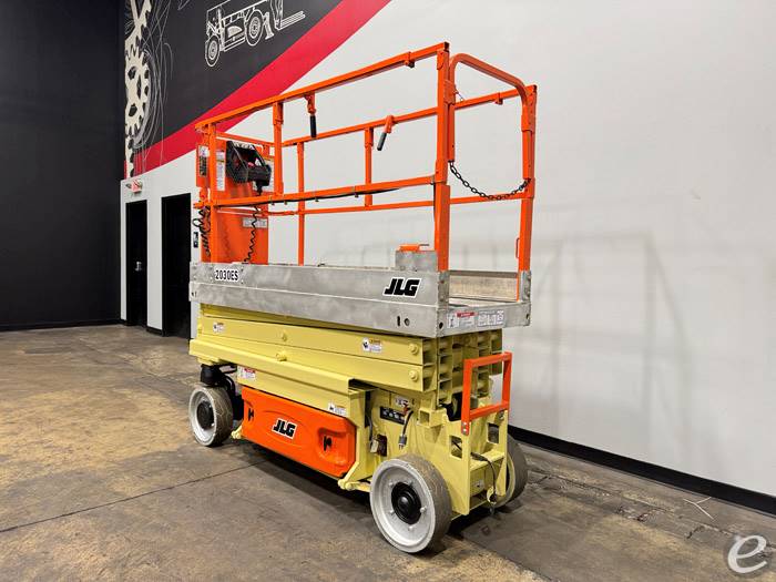 2014 JLG 2030ES